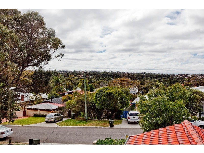 14 Haysom Street, Trigg WA 6029