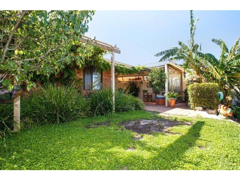 12 Woodhall Street, Stirling WA 6021