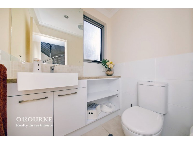 210 a Grand Prom, Doubleview WA 6018