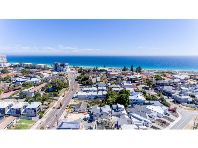 15 Ozone Parade, Trigg WA 6029