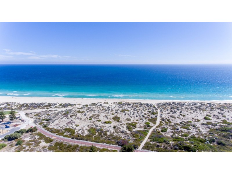 15 Ozone Parade, Trigg WA 6029