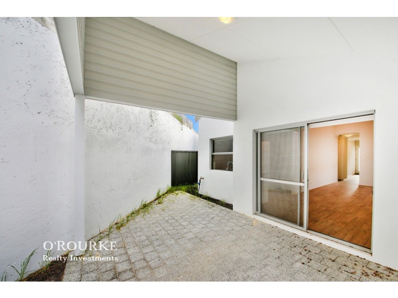 15 Ozone Parade, Trigg WA 6029