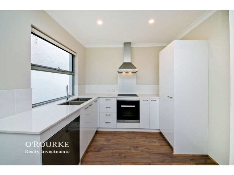 15 Ozone Parade, Trigg WA 6029