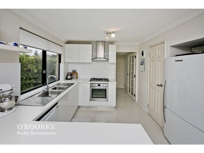 5 a Lake Edge Court, Gwelup WA 6018