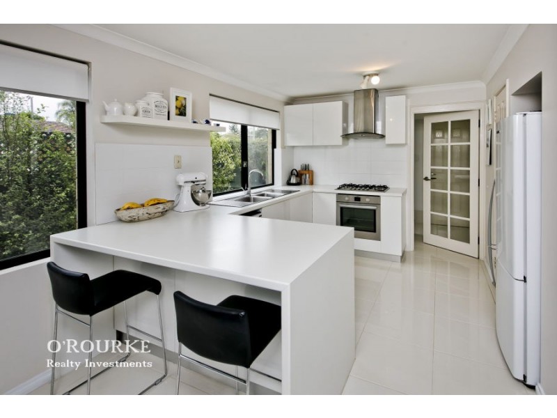 5 a Lake Edge Court, Gwelup WA 6018