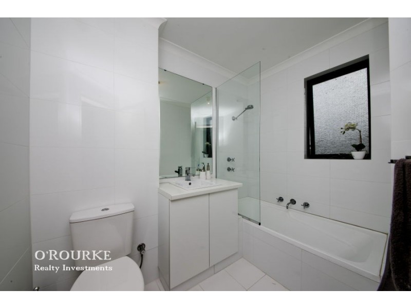 5 a Lake Edge Court, Gwelup WA 6018