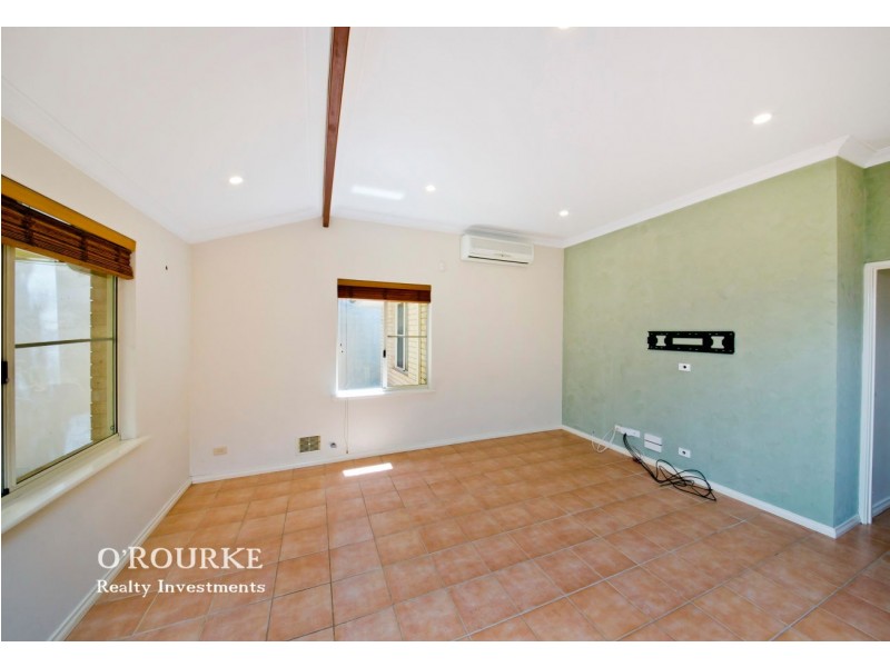 10 Chivrell Rise, Gwelup WA 6018