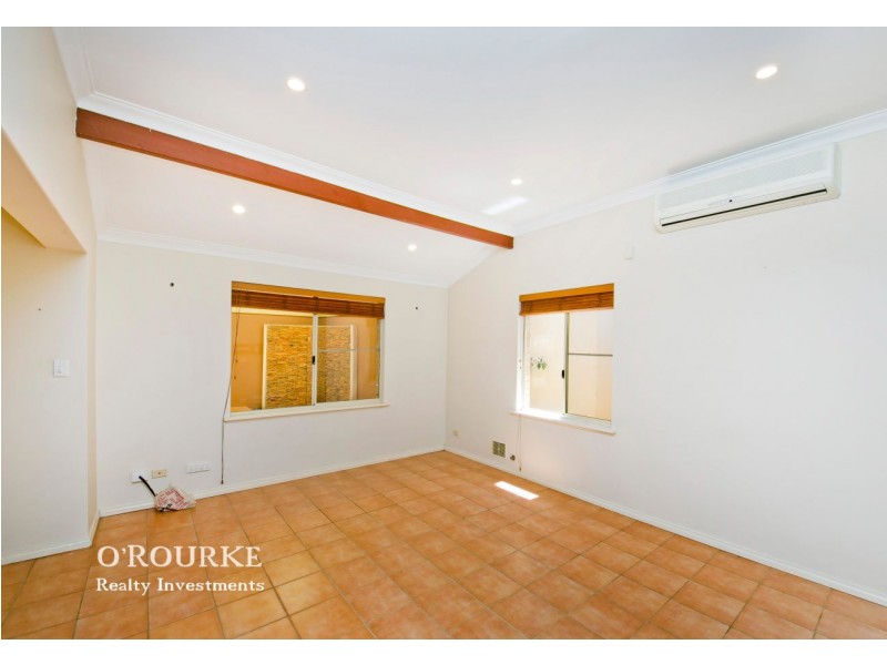 10 Chivrell Rise, Gwelup WA 6018