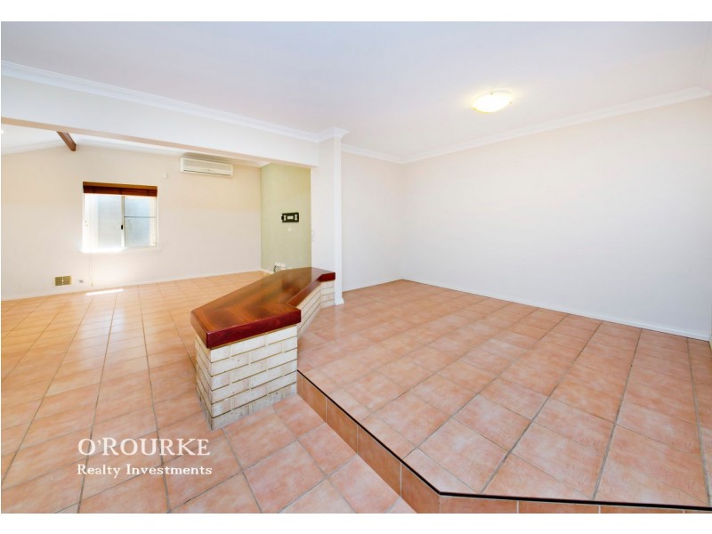 10 Chivrell Rise, Gwelup WA 6018