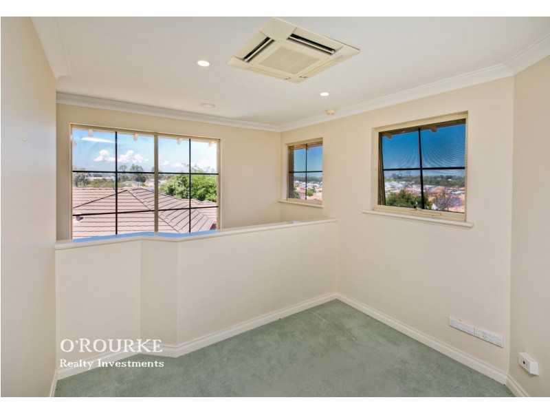 10 Chivrell Rise, Gwelup WA 6018