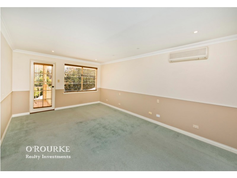 10 Chivrell Rise, Gwelup WA 6018