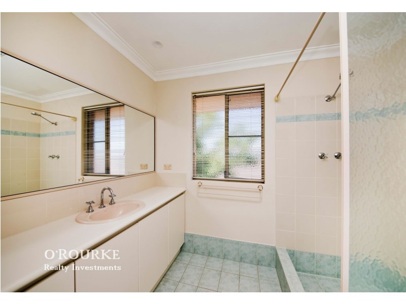 10 Chivrell Rise, Gwelup WA 6018