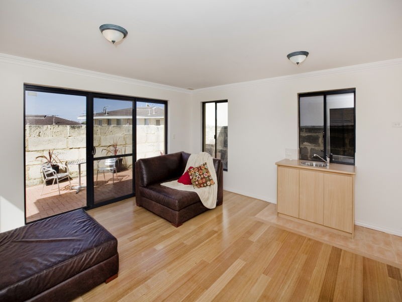 8 Contacio Cove, Trigg WA 6029