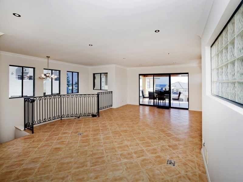 8 Contacio Cove, Trigg WA 6029