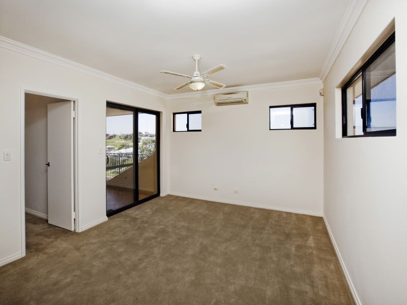8 Contacio Cove, Trigg WA 6029