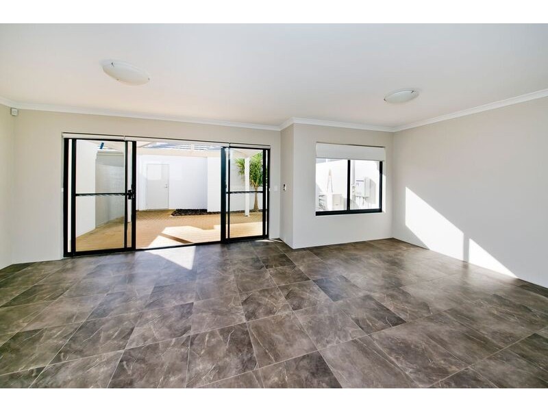 11b Civic Place, Stirling WA 6021