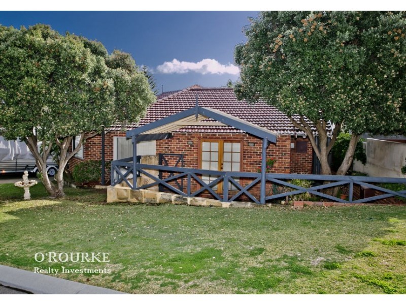 9a Belhus Drive, Trigg WA 6029