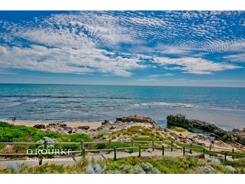 9a Belhus Drive, Trigg WA 6029