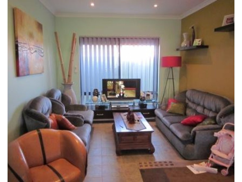 11 Repens Way, Banksia Grove WA 6031