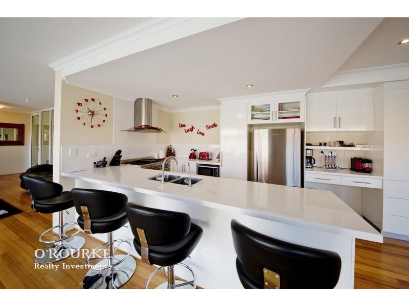 144B Grand Promenade, Doubleview WA 6018