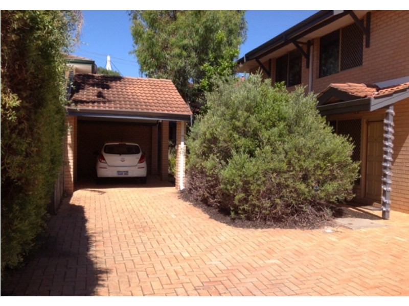 15/17 Cayley Street, Glendalough WA 6016