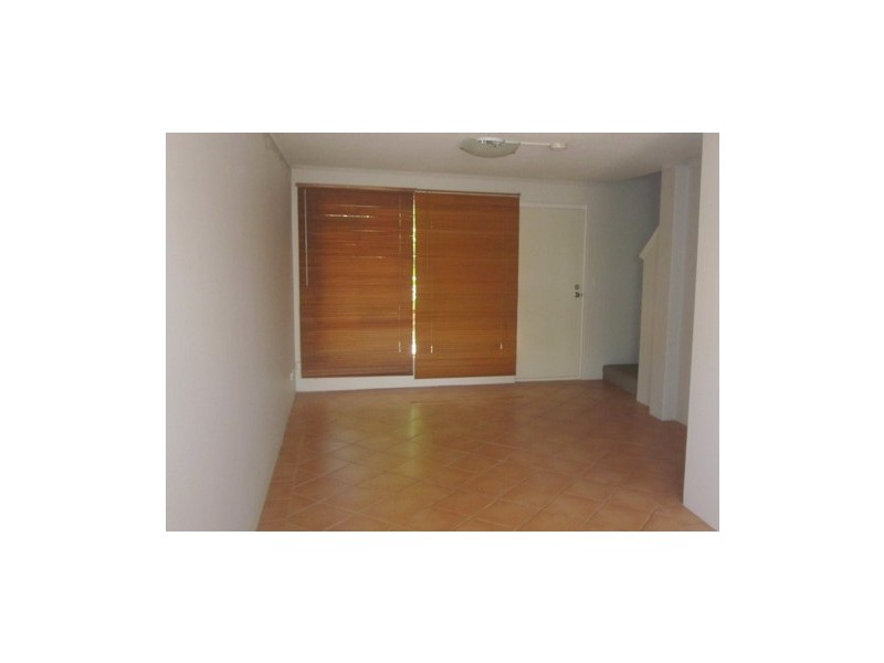 15/17 Cayley Street, Glendalough WA 6016