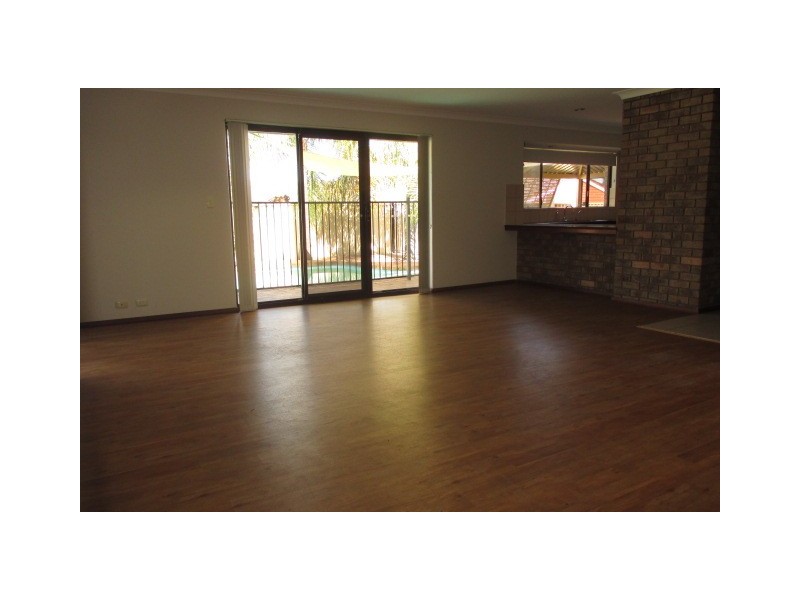 8 Brechin Court, Duncraig WA 6023