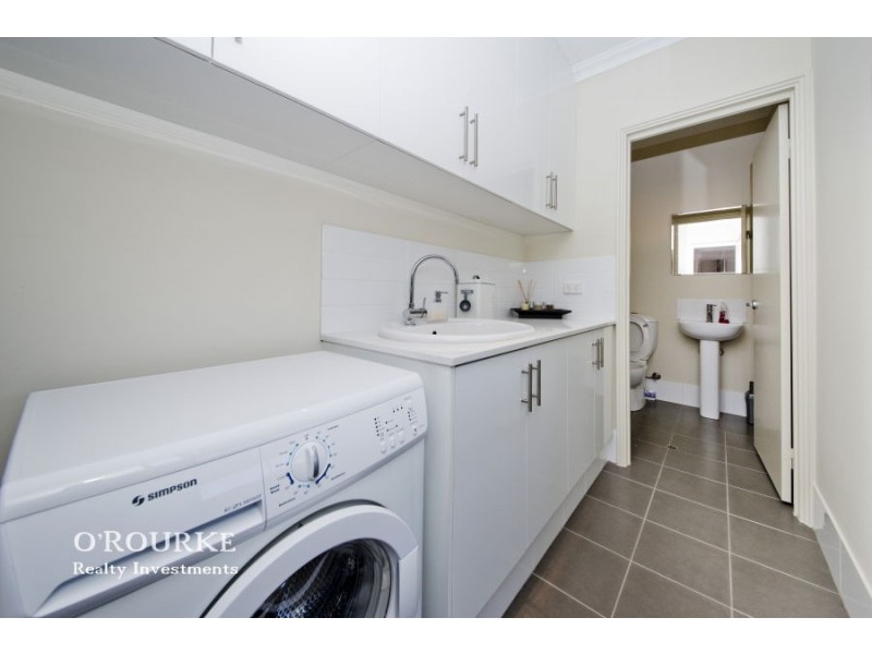 144 b Grand Promenade, Doubleview WA 6018