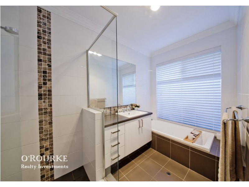 2 a Acacia Way, Duncraig WA 6023