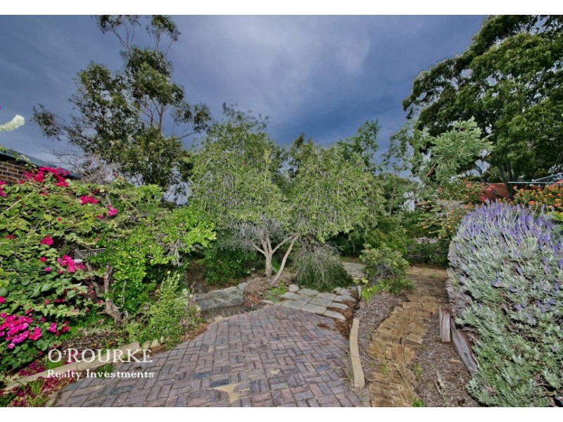 1 Combwich Court, Karrinyup WA 6018