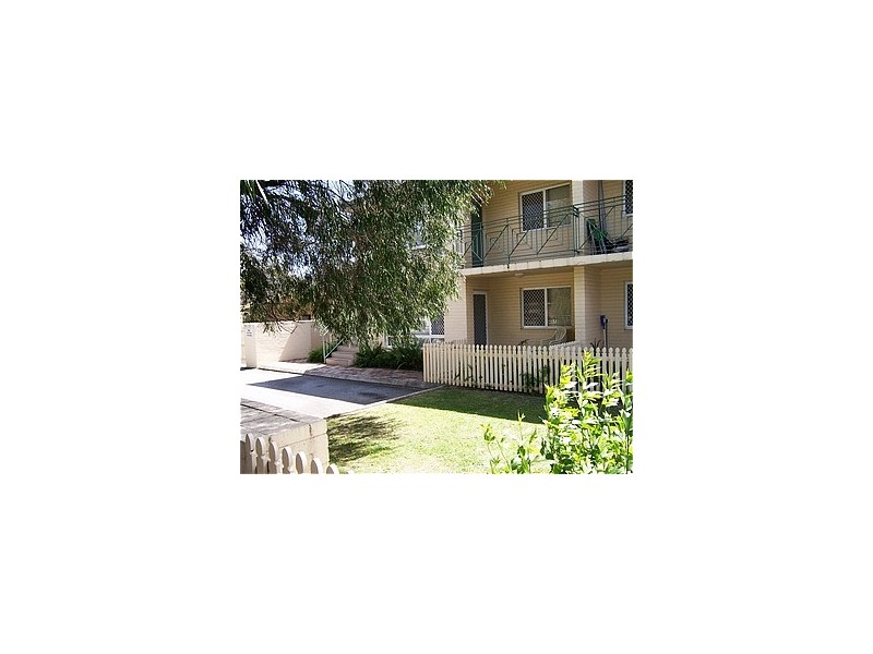 4/64 Gardner Street, Como WA 6152