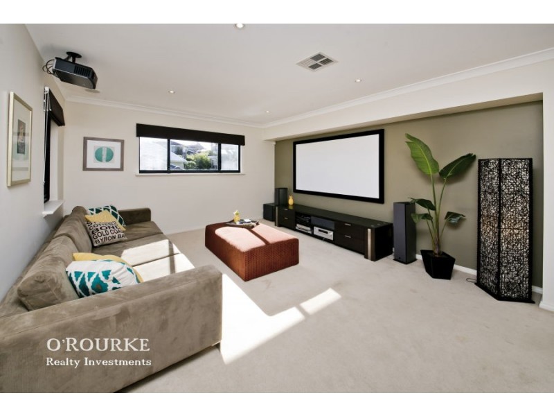 4 Algarve Way, Hillarys WA 6025