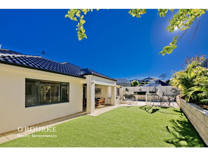 4 Algarve Way, Hillarys WA 6025