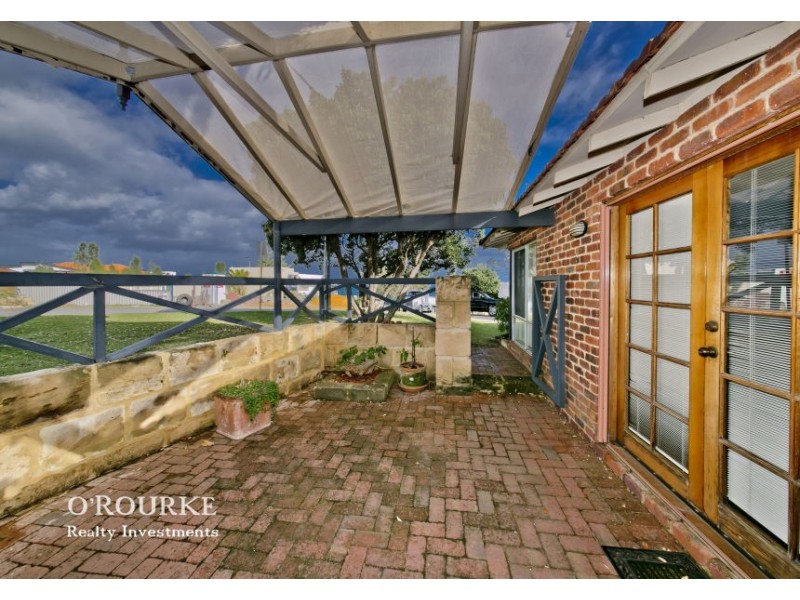 9 a Belhus Drive, Trigg WA 6029