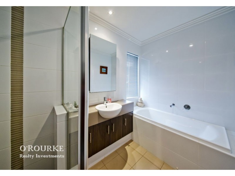 3/33 Barnes Street, Innaloo WA 6018