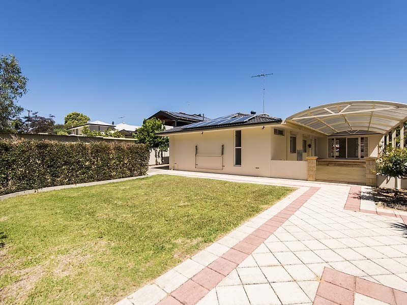 18 Wardle Road, Beaconsfield WA 6162