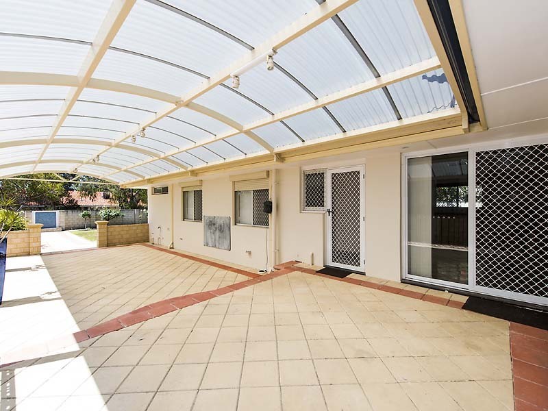 18 Wardle Road, Beaconsfield WA 6162