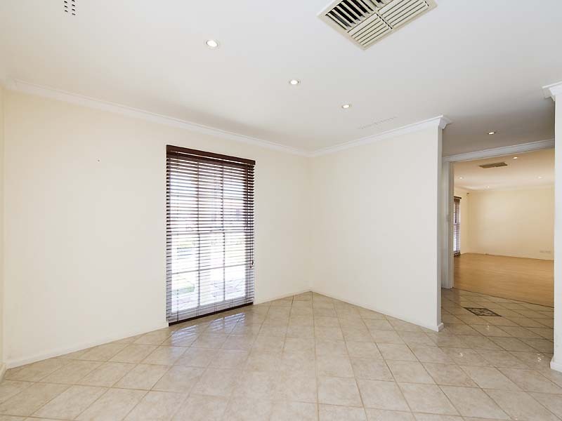 18 Wardle Road, Beaconsfield WA 6162