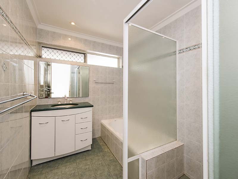 18 Wardle Road, Beaconsfield WA 6162