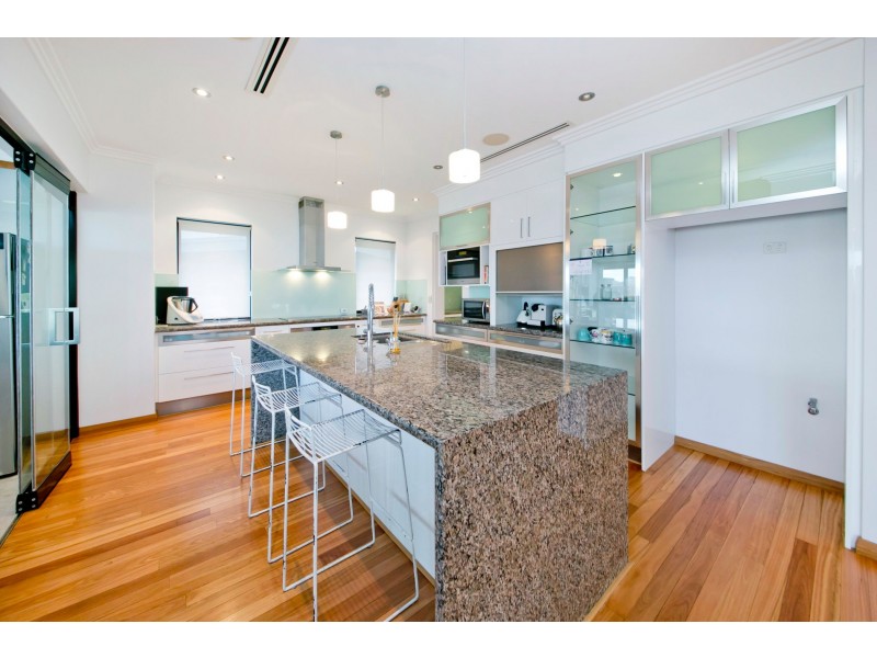 10 Abney Place, Trigg WA 6029