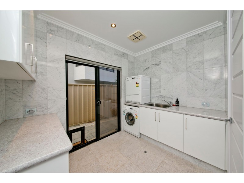 10 Abney Place, Trigg WA 6029