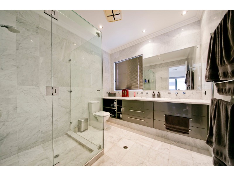 10 Abney Place, Trigg WA 6029