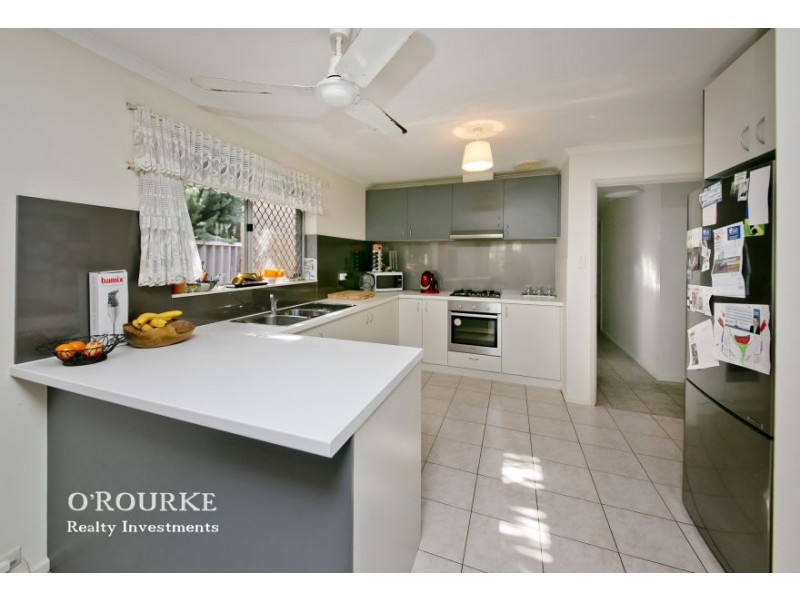 33 Blaxland Way, Padbury WA 6025