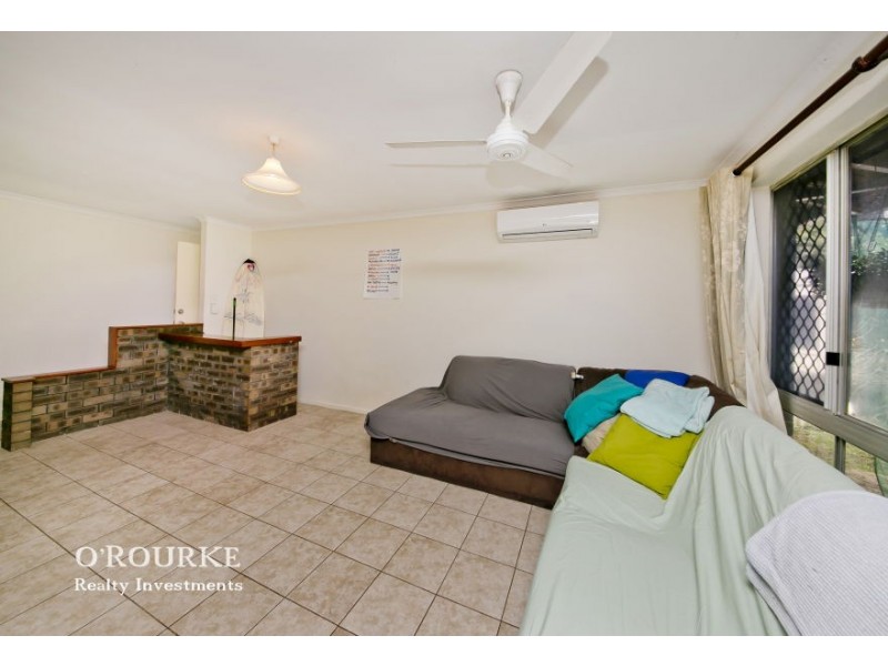 33 Blaxland Way, Padbury WA 6025