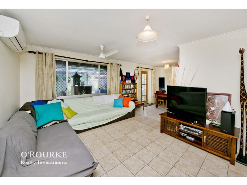 33 Blaxland Way, Padbury WA 6025