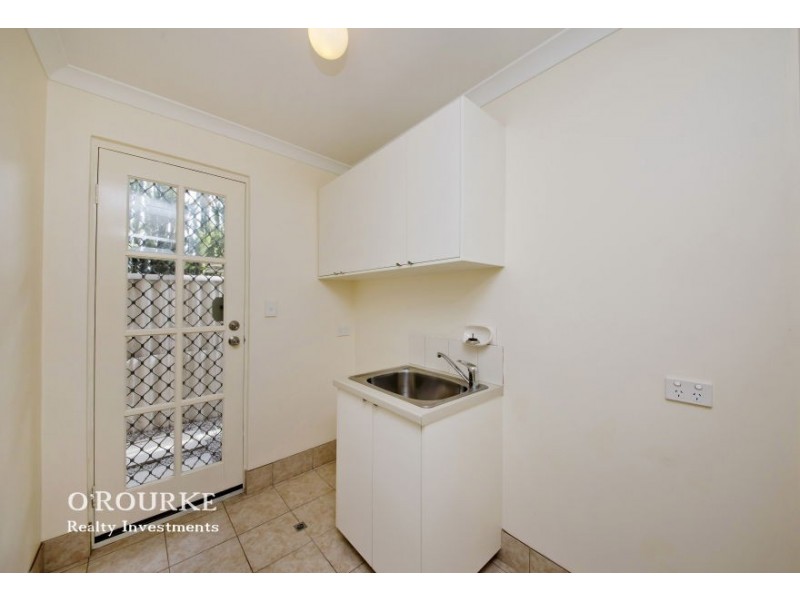 33 Blaxland Way, Padbury WA 6025