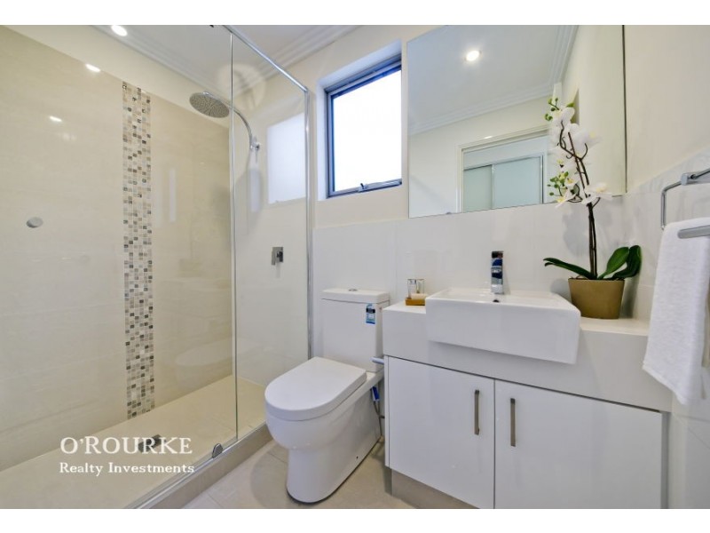 3/24 Farris Street, Innaloo WA 6018