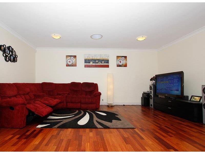 3 Knave Lane, Innaloo WA 6018