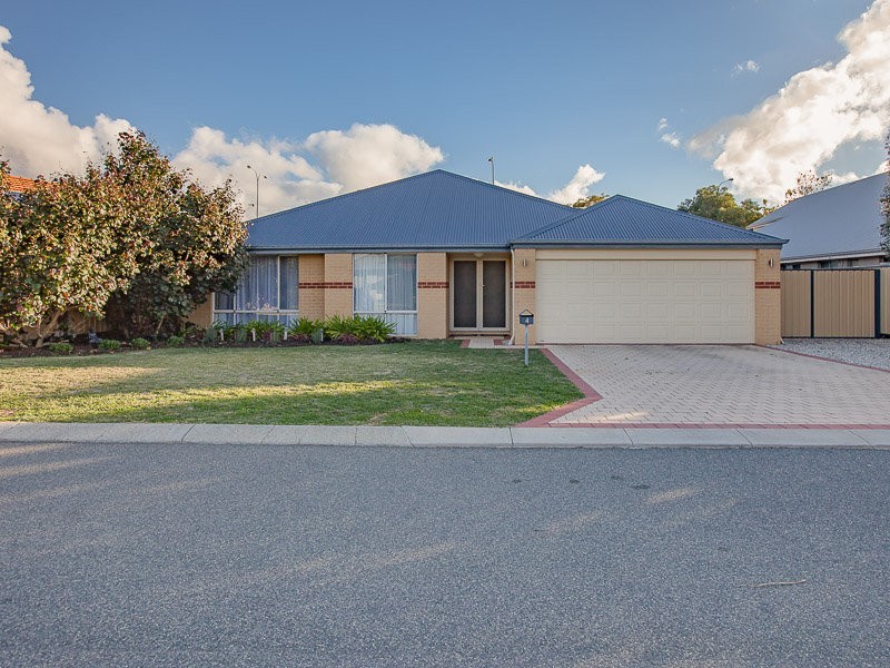 4 Grallina Way, Tapping WA 6065