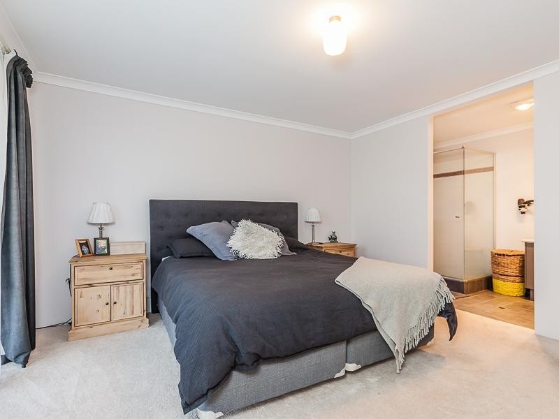 4 Grallina Way, Tapping WA 6065